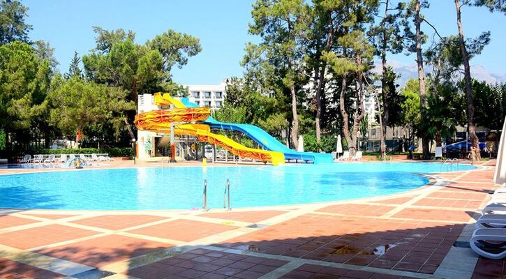 Meder Resort Hotel