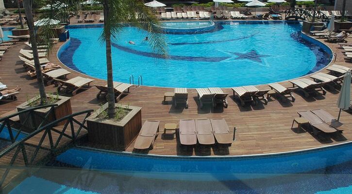 Meder Resort Hotel